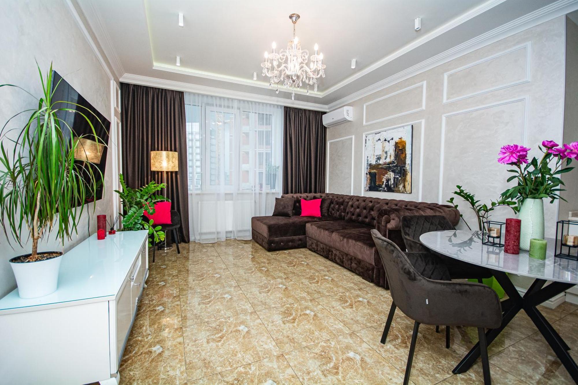 Luxury For Business & Pleasure Royal 2 *