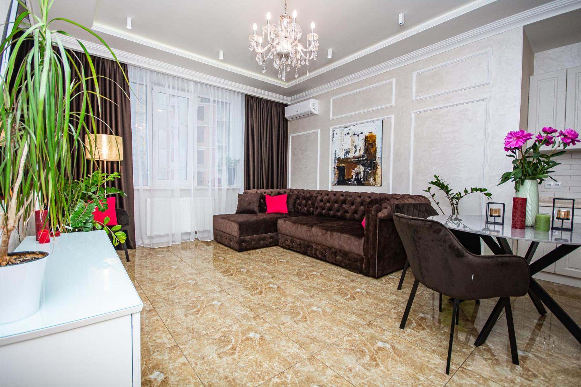 Luxury For Business & Pleasure Royal 2 *